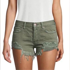 Free people We The Free women’s 25 Green Distressed Jean Shorts